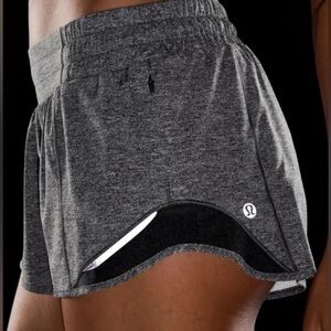 Lululemon Hotty Hot Low-Rise 2.5”
